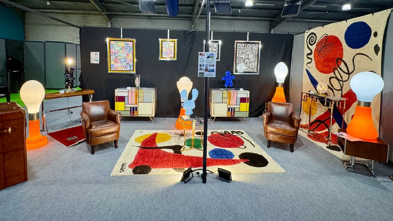 Stand Galerie Loris - Brocante de printemps à Micropolis Besançon mars 2026